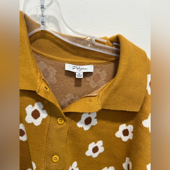 Polagram: Floral Mustard Pull Over Sweater with collar Size M - Picture 5 of 6